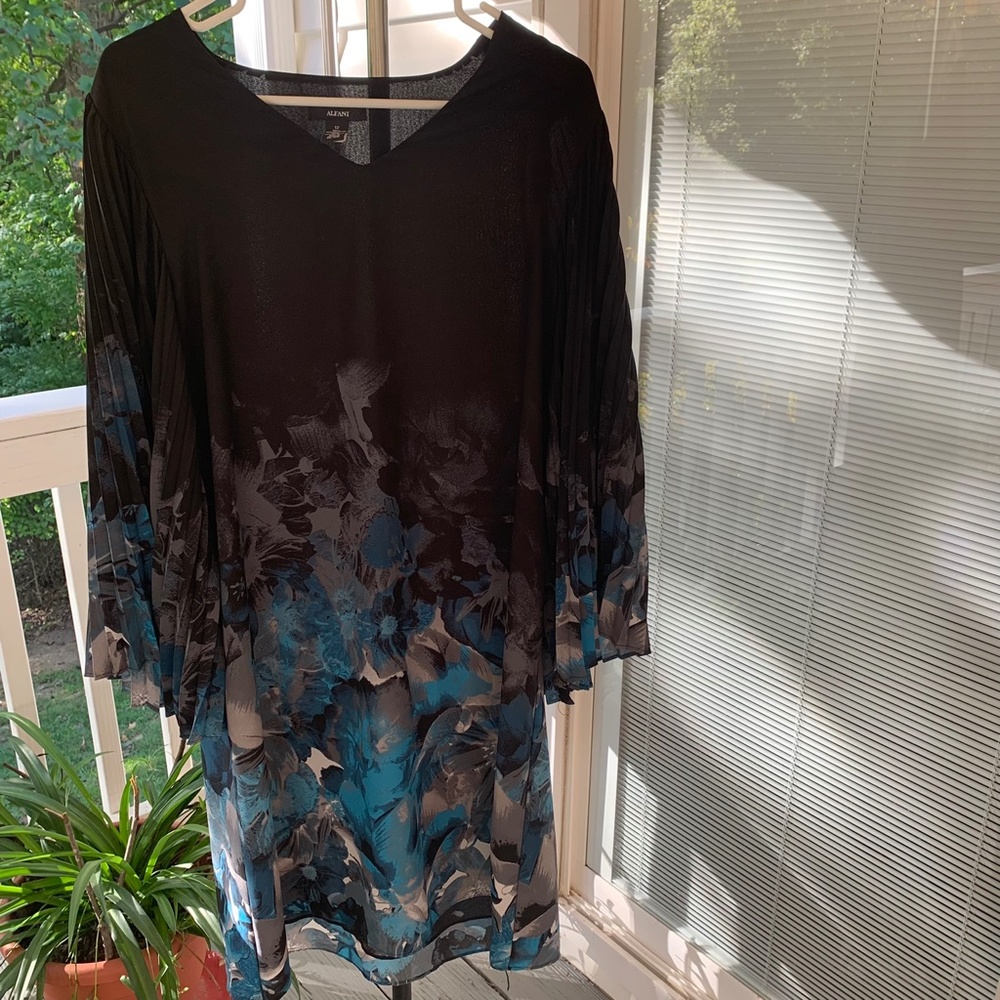 ALFANI V-NECK LONG SLEEVE  DRESS